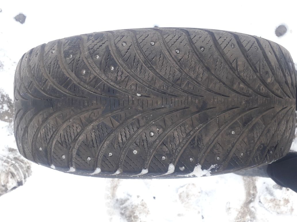 Зимный шины 215/55 R16