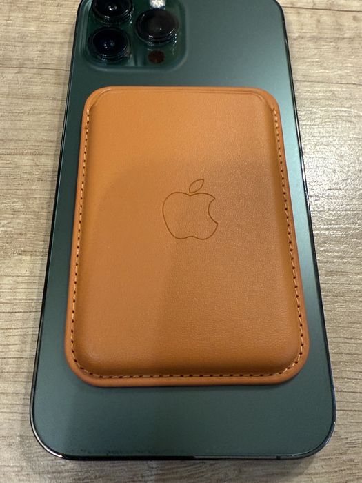 Portofel Apple FineWoven cu MagSafe pentru iPhone, Fox Orange