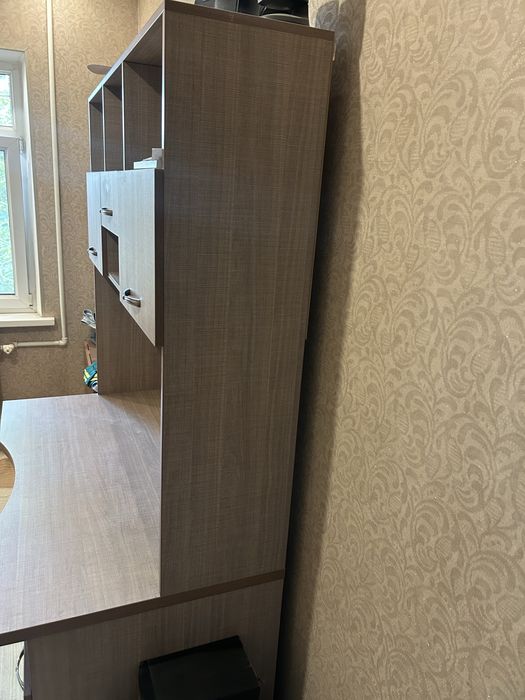 Письменный стол, шкаф, стол для компьютера