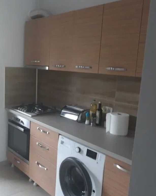 Дава се под наем Едностаен апартамент в Пловдив, Каменица 2 - 41 кв.м за 178.5 € - Снимка #1