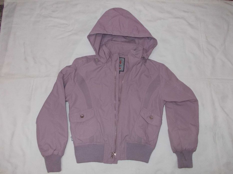Куртка для девочки, на рост 152 см.