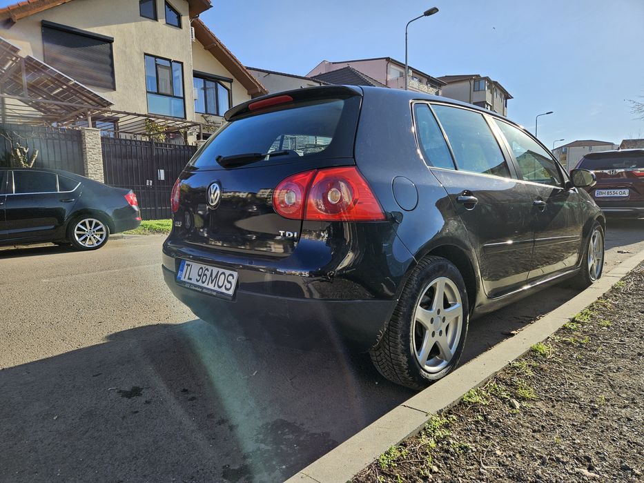 VW Golf 5 2.0 TDI 140CP, cutie manuală 6 trepte