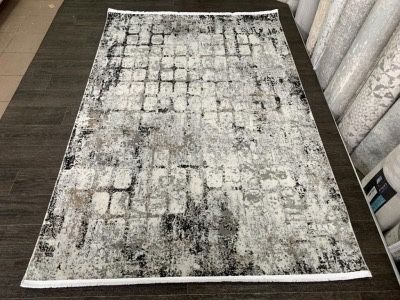 Продаются новые ковры и стол с 10 стульчиками