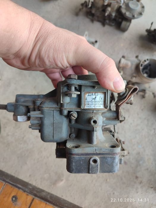 Карбюраторы разные на запчасти