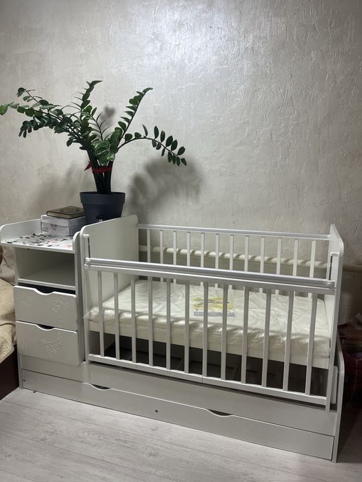 Продам манеж с матрасом