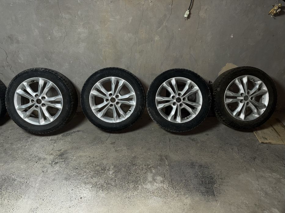 Титановый диска R17 от KIA в средным состоянии имеется датчик давление