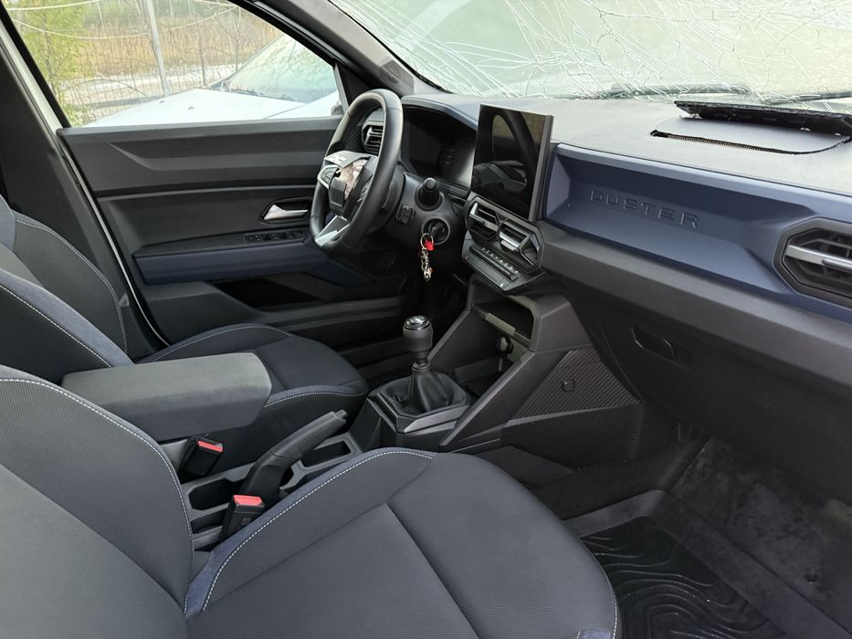Dacia Duster 2025 MHEV model nou avariat