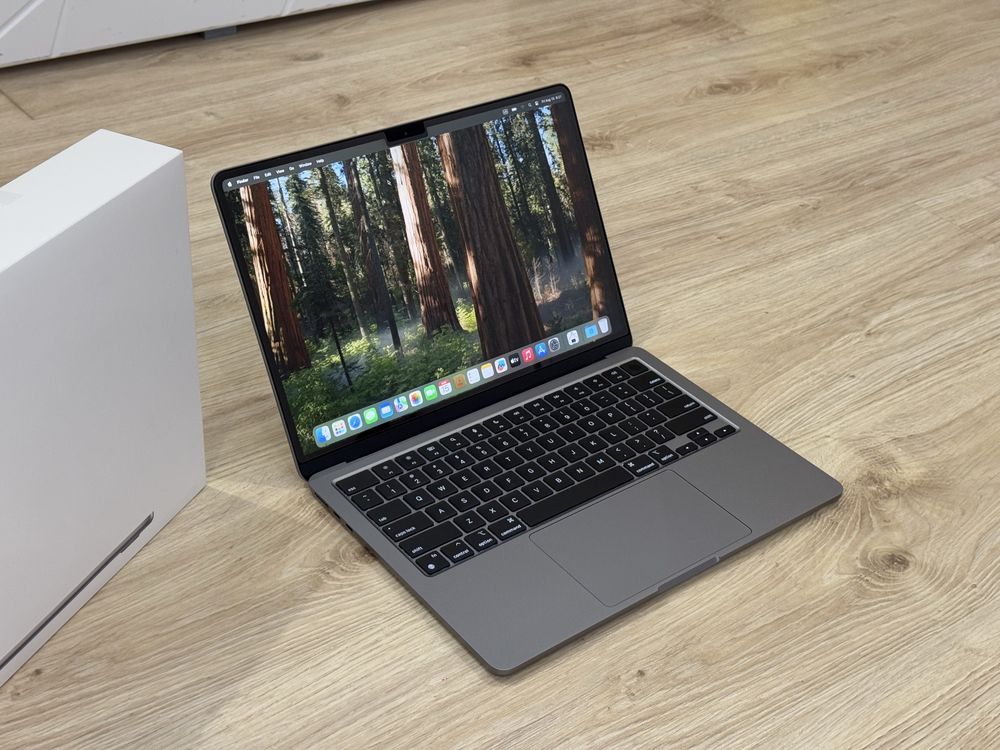 *512GB*Като Нов 13.6’Macbook Air M3 2024/8GB Ram/512GB SSD