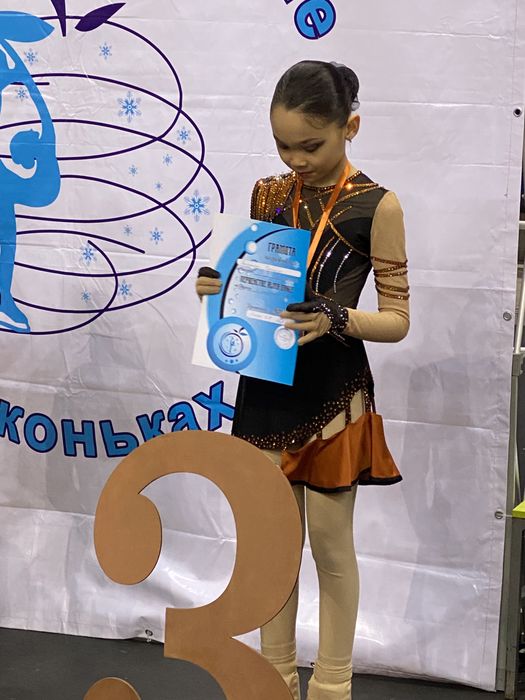 Продам или прокат платье для выступление