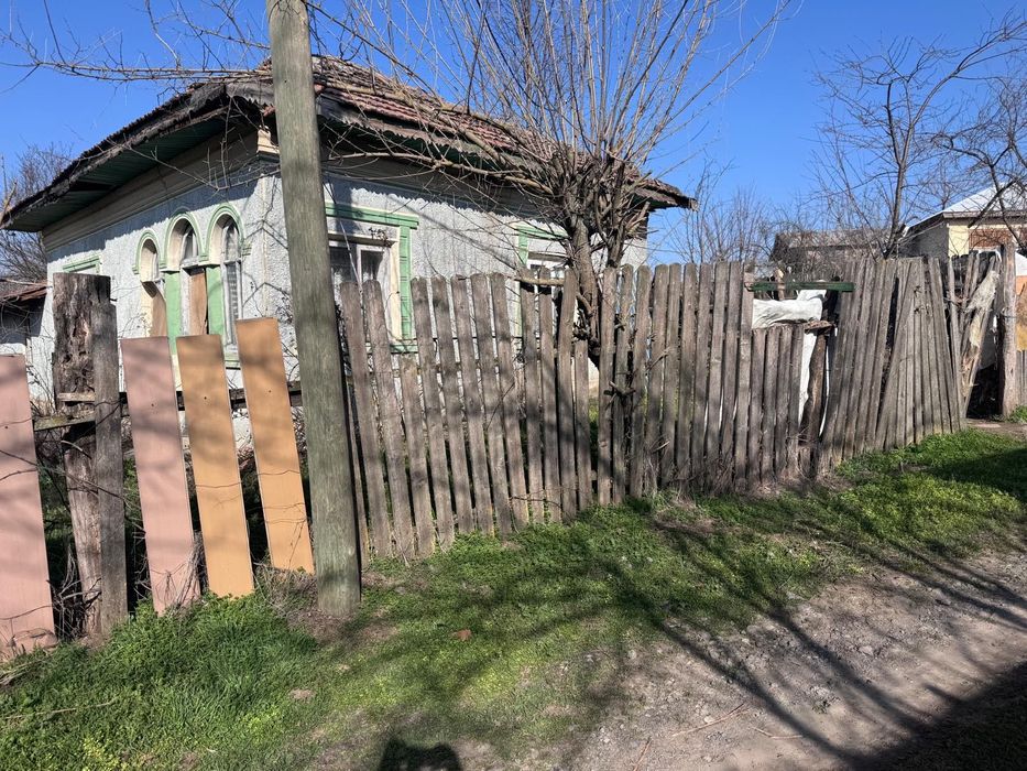 Casa 78 mp și teren intravilan 1340m