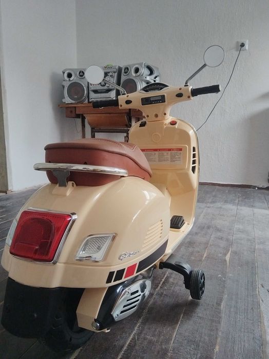 Електрически мотоциклет Vespa