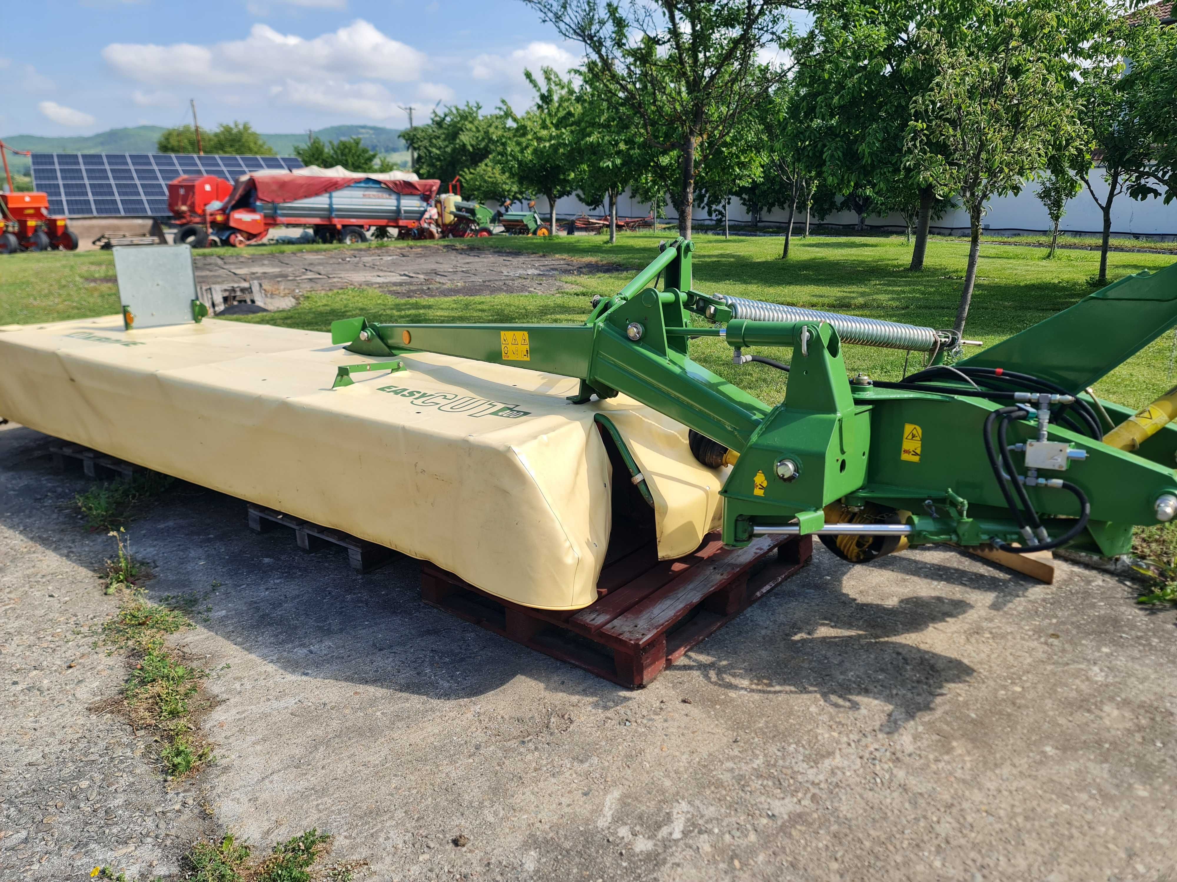 Cositoare de nutreturi marca Kuhn GMD 700