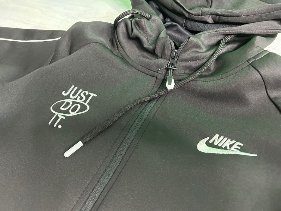 Trening Nike just 2025