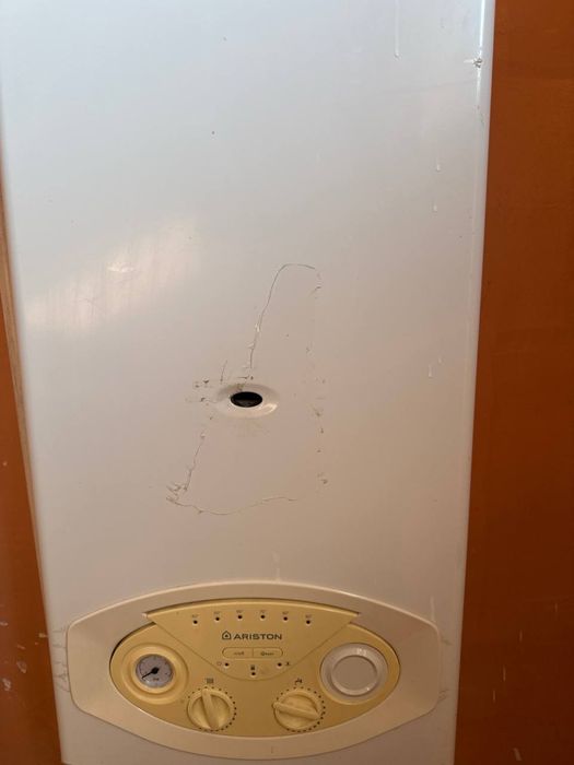 Двухкнтрный катёл 12 талик ва батареялар бор