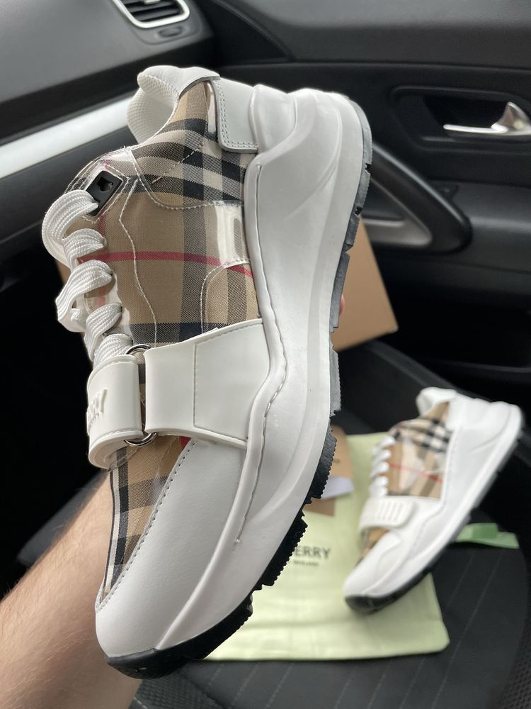 Adidasi/Sneakers Burberry