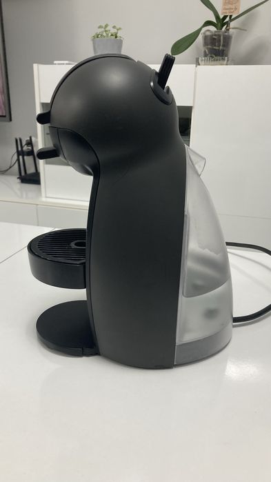 Кафе машина на капсули.DOLCE GUSTO