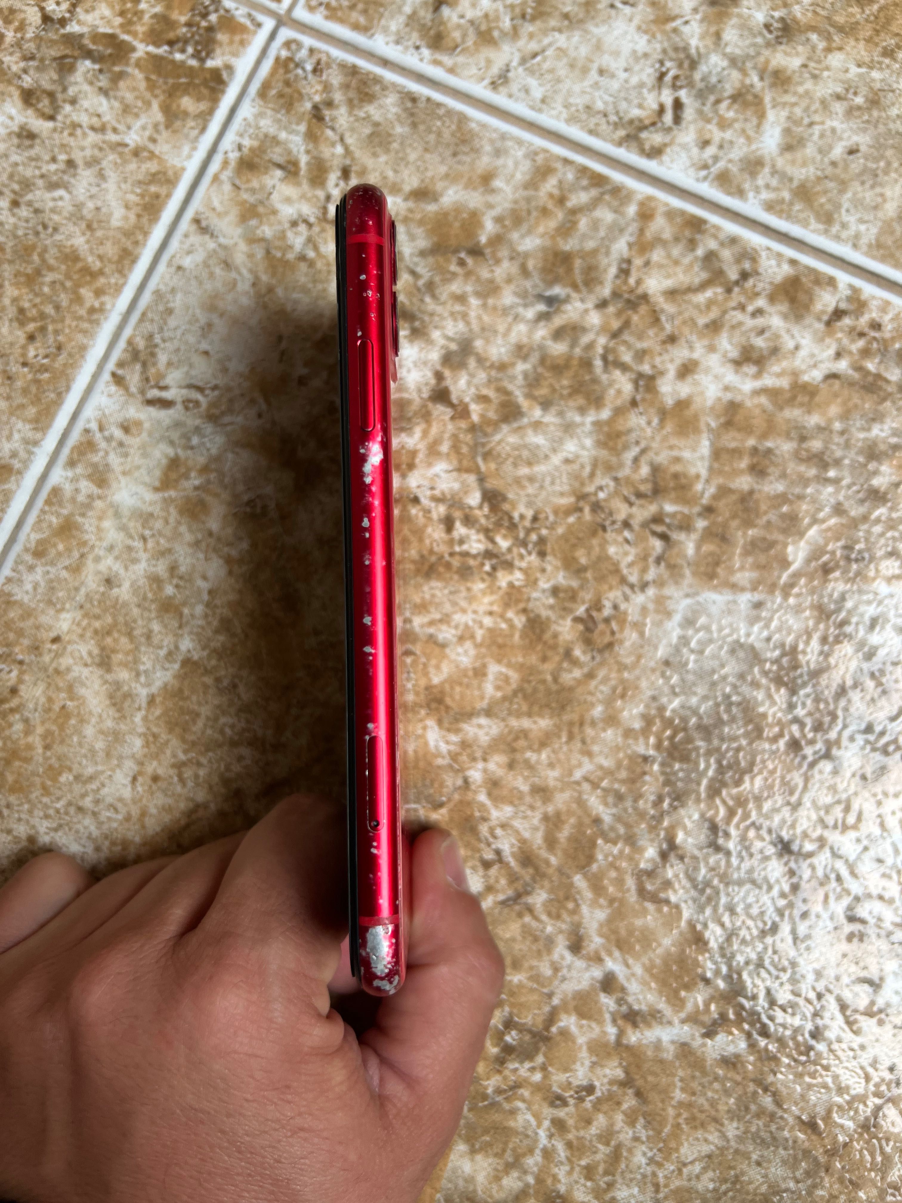 Iphone 11 за части с icloud