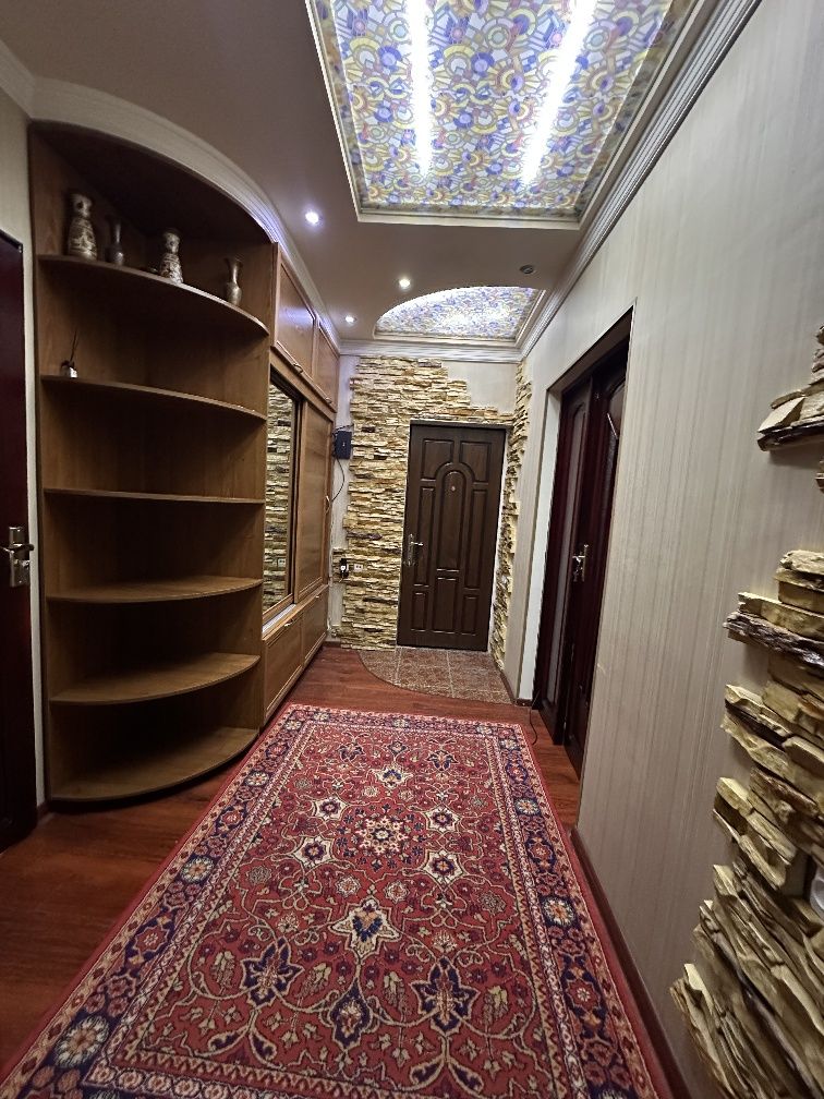 Продам квартиру на Дружбе Народов Караташ, центр