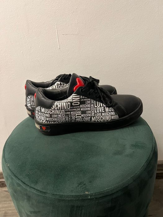 Vand love moschino marimea 39 unisex