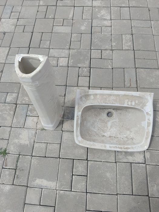 Продам раковину с пьедесталом