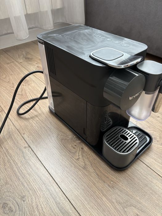 Кафемашина с капсули Nespresso - Lattissima One, 19 bar, 1 l, Black