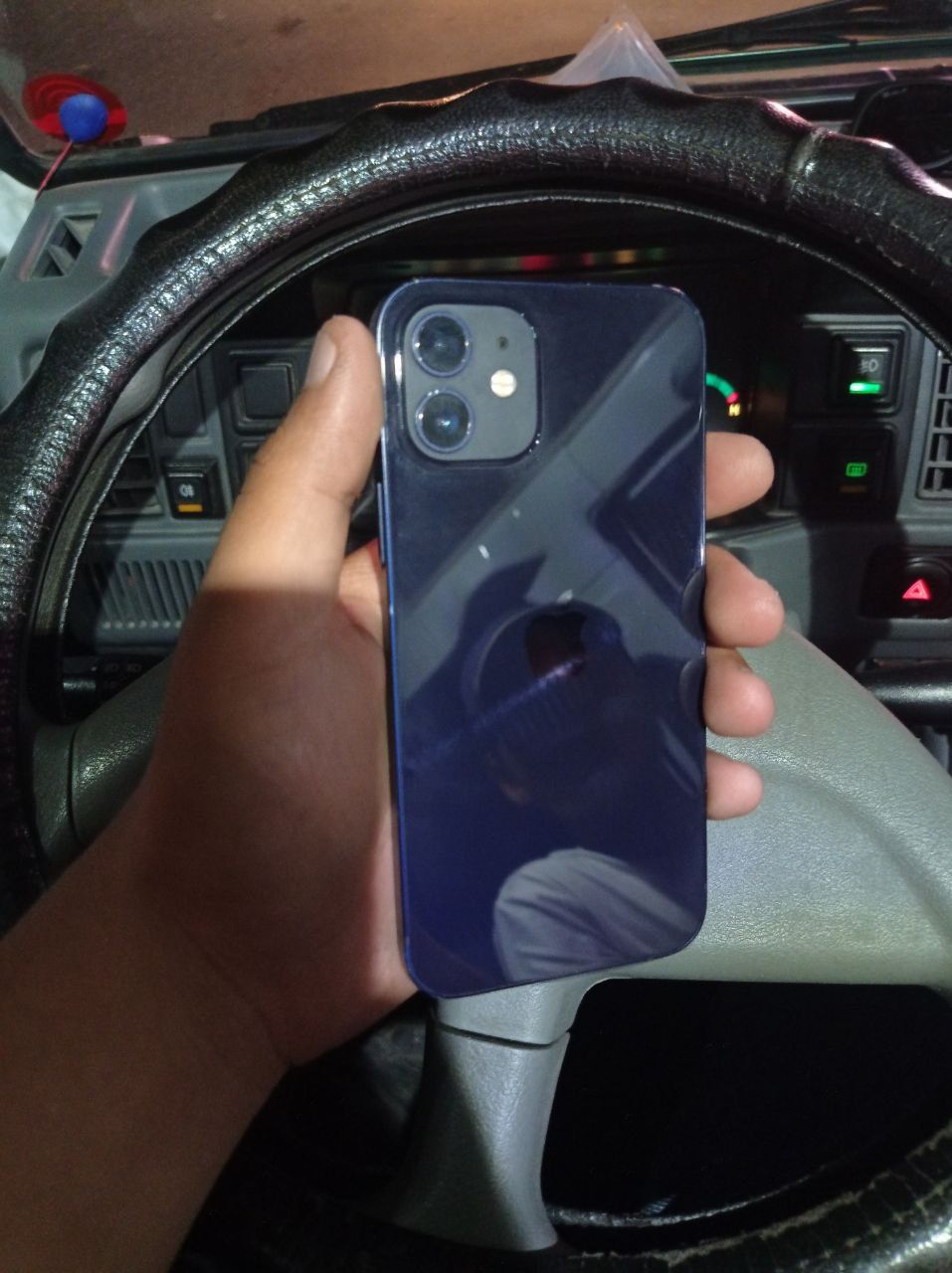 Iphone 12 srochna sotiladi