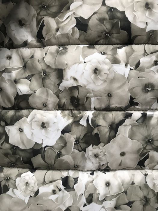 Яке с две лица, М номер