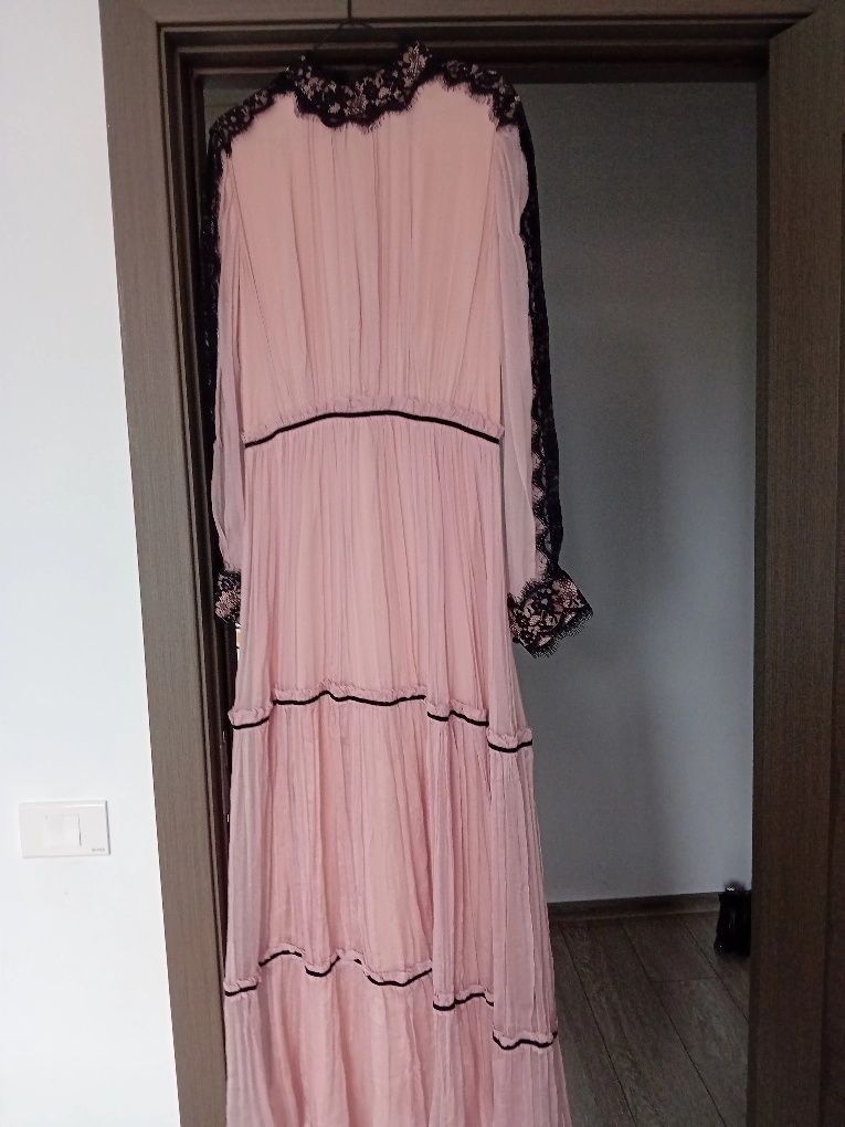 Vand rochie eleganta  deosebita