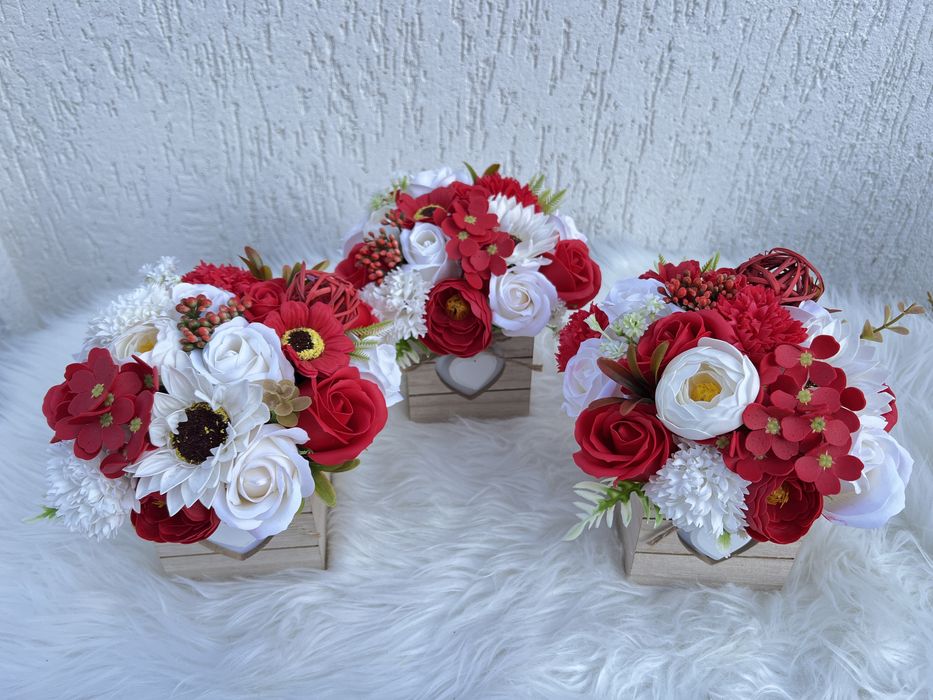 Aranjamente florale din flori de sapin