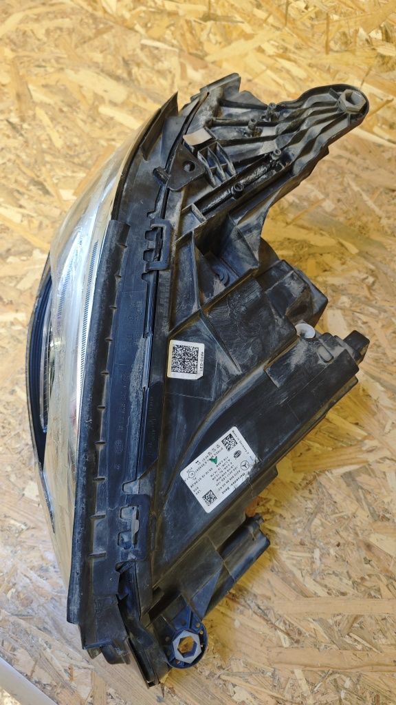 Десен фар за Мерцедес MERCEDES W213 Full LED