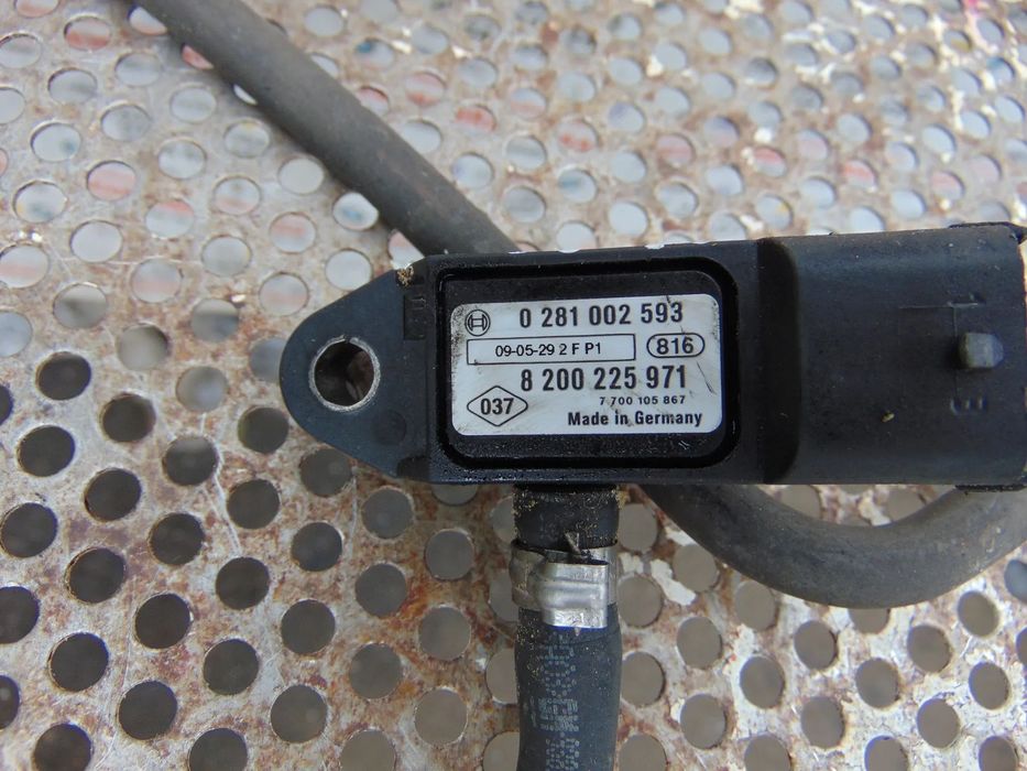 Senzor presiune Opel Vivaro renault Trafic dacia logan kangoo clio duster sandero cod 8200225971