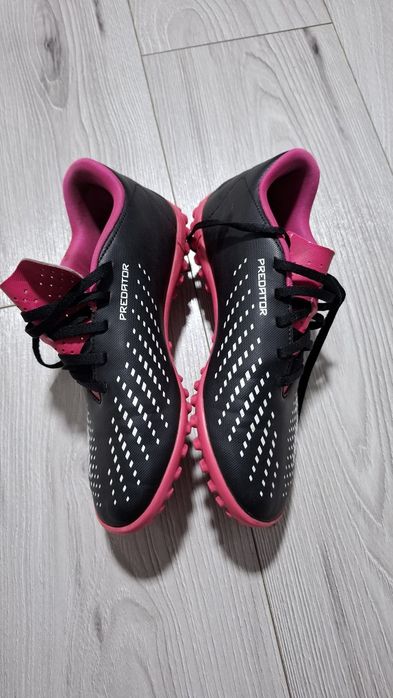 Predator Adidas.