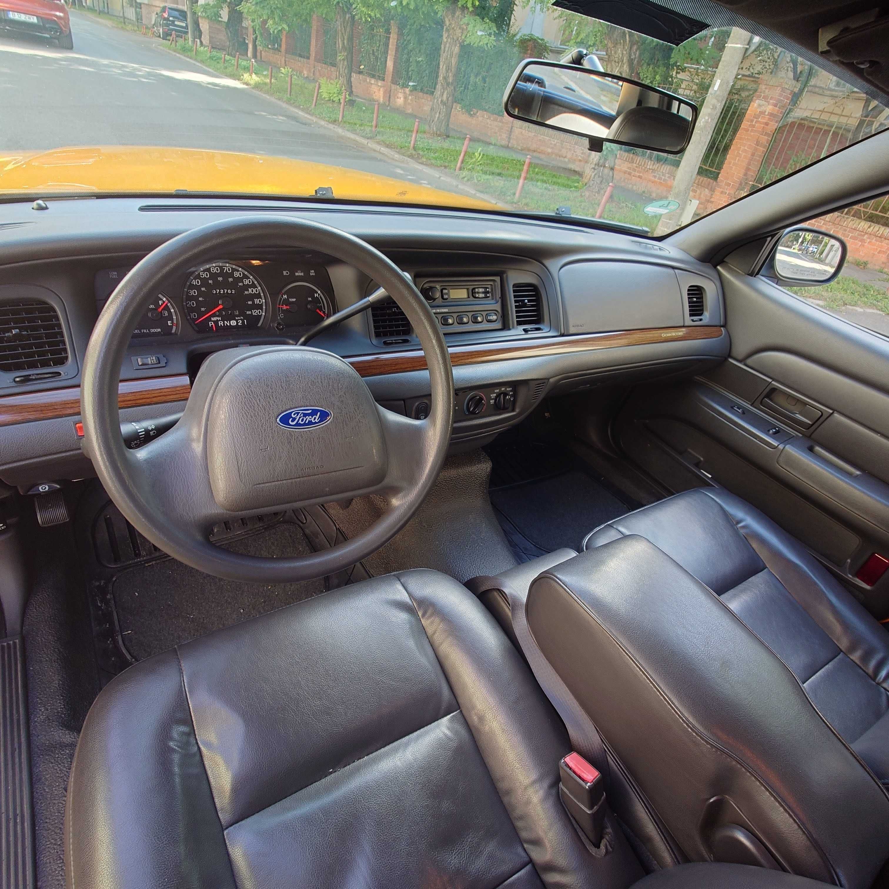 Vand FORD Crown Victoria - Model TAXI din New York City