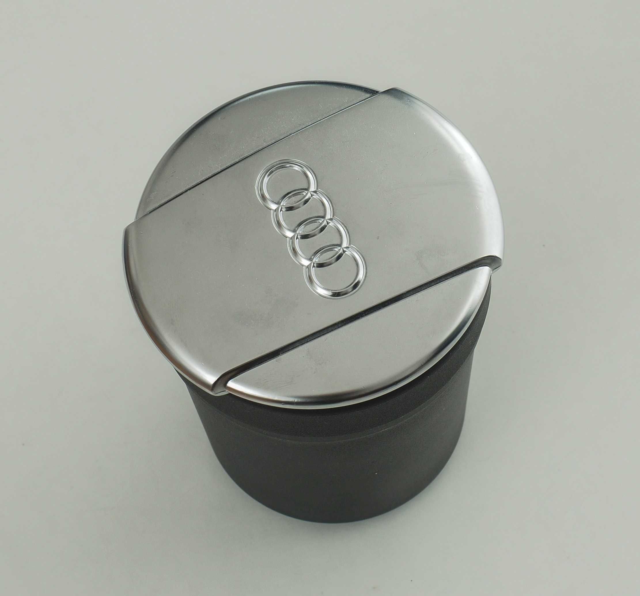 Audi  - Оригинален пепелник тип чаша