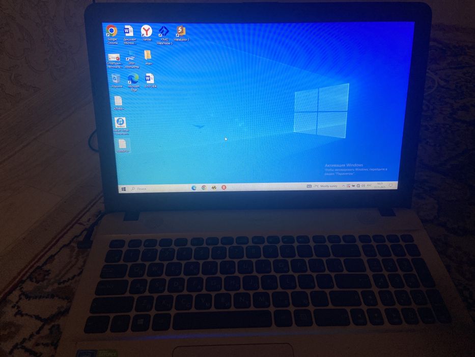 Ноутбук Asus хорошим состояние,