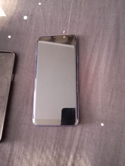 Vând telefon  folosit puțin