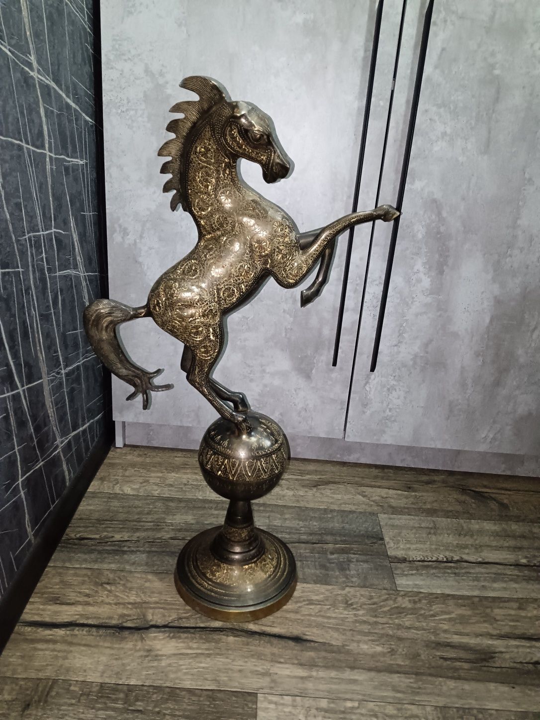 Продам бронзовую статуэтку!!!