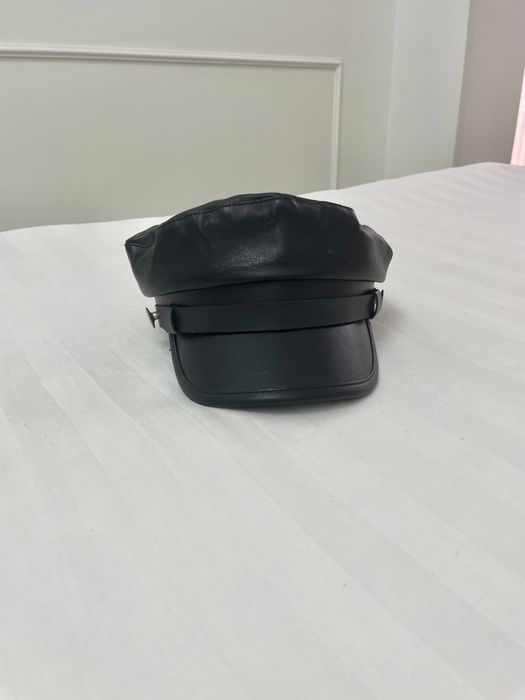 Шляпы и шапки разные