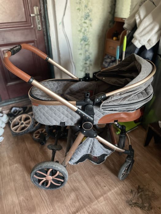 Продам коляску.