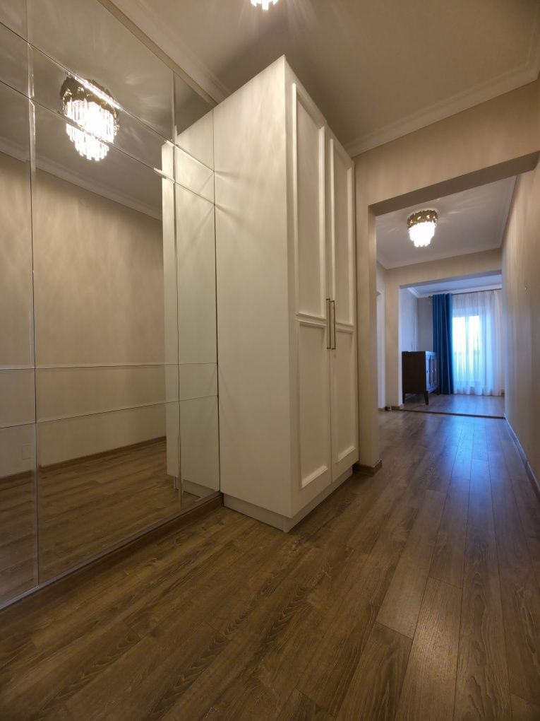 De închiriat Apartament 3 camere Calea București