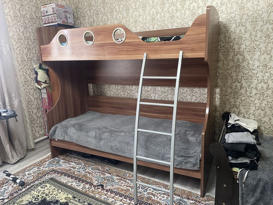 Двух-этажная кровать