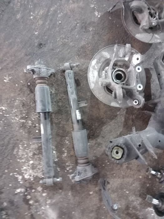 Punte spate completa grup amortizoare brat fuzeta spate BMW G20 G21