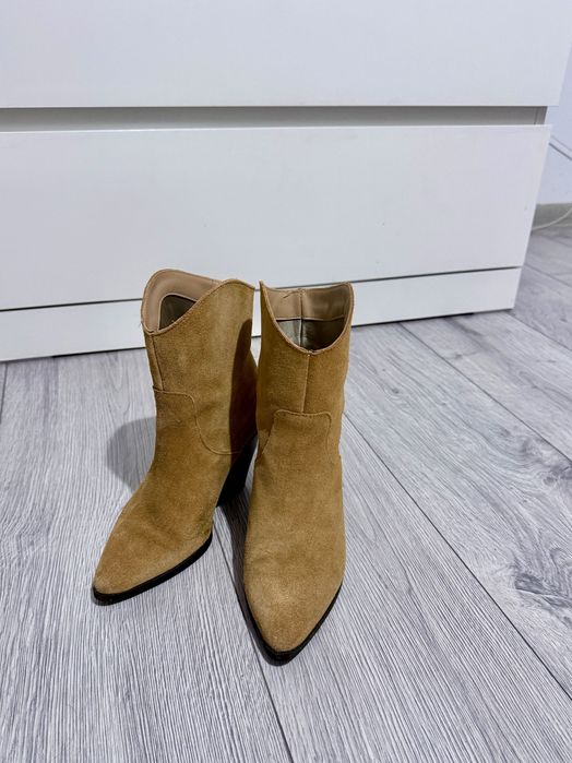 Botine piele intoarsa