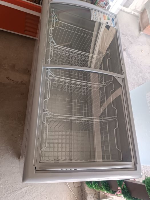 Морозильник сотилади