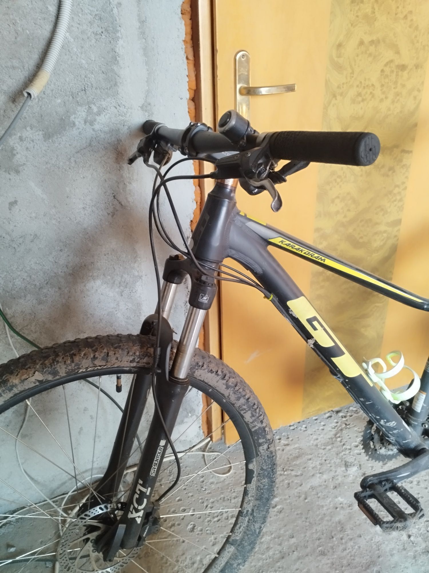Bicicleta mtb pe 29 hidraulică