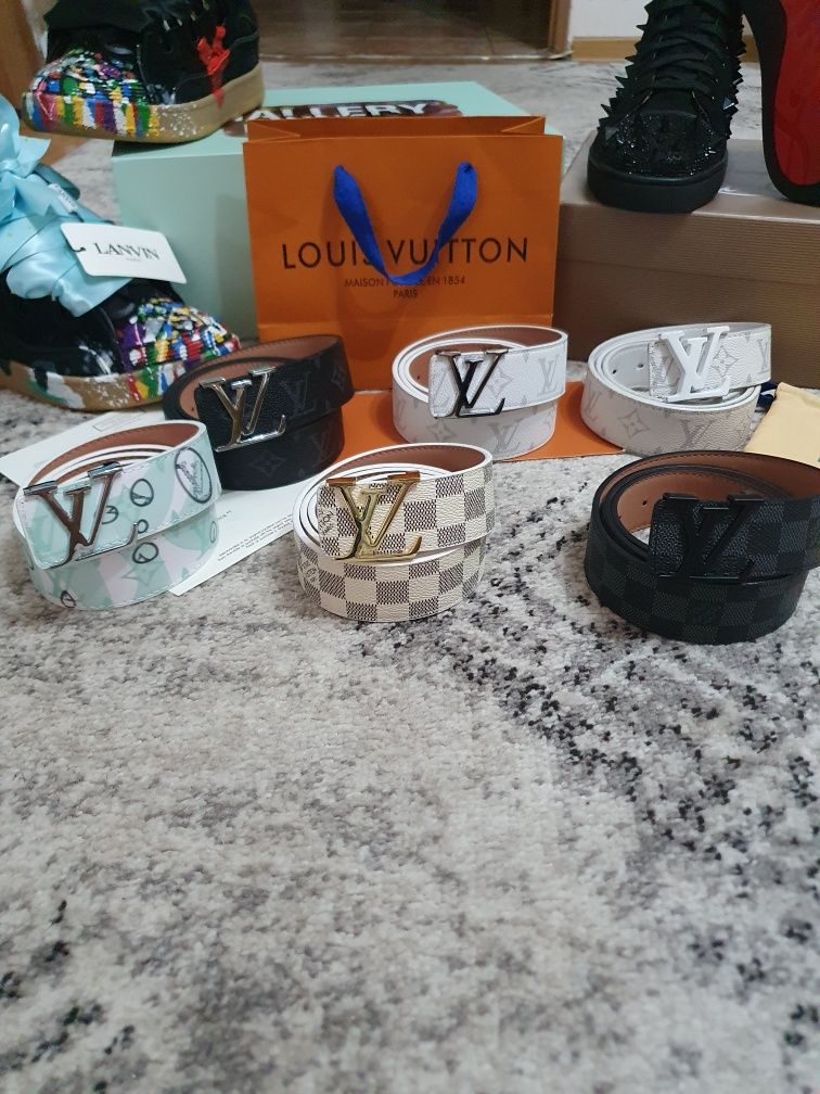 Louis Vuitton Gold & Cream LV Belt