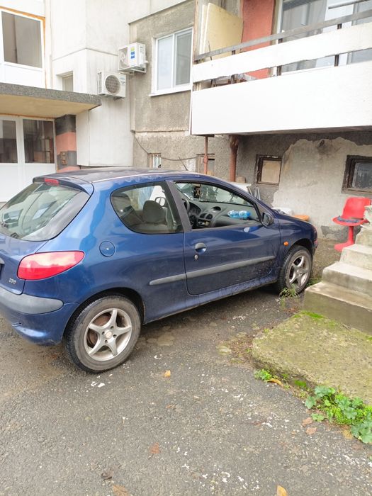 Peugeot 206 1.4 бензин