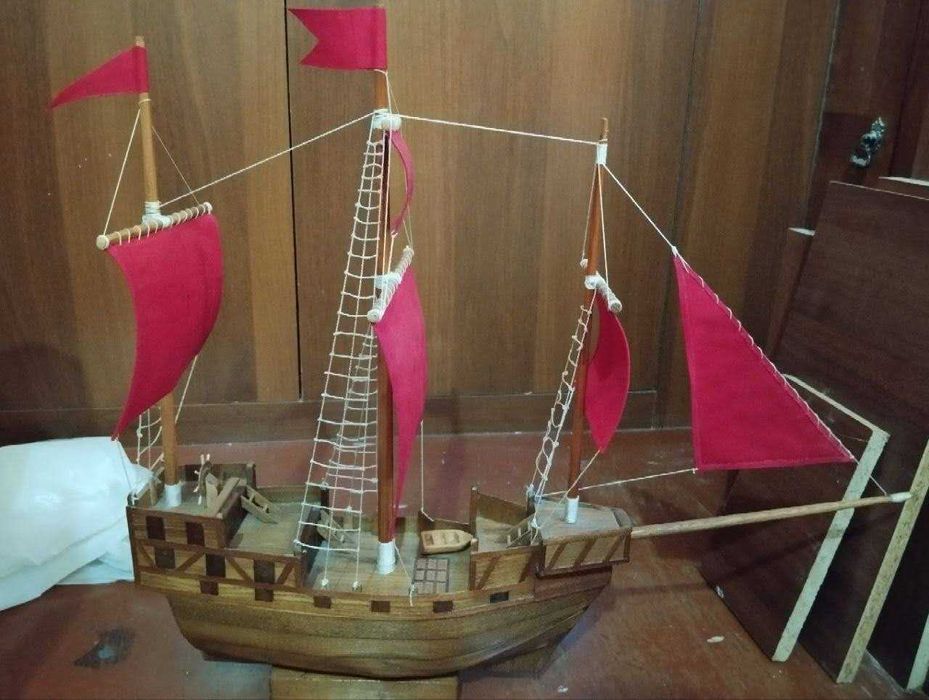 Корабль алые паруса