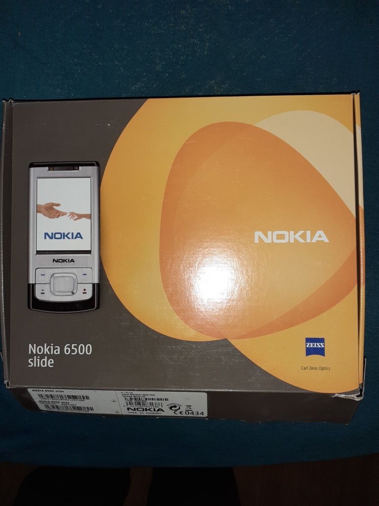 Vand telefoane Nokia 6500 slide