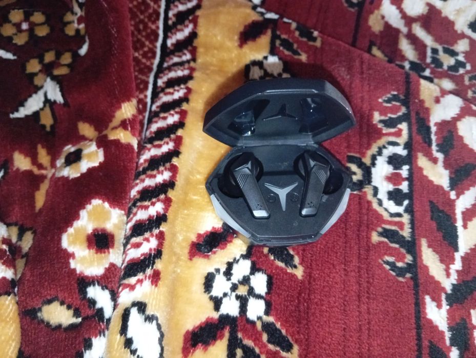 Продам игровые наушники только встреча!!!